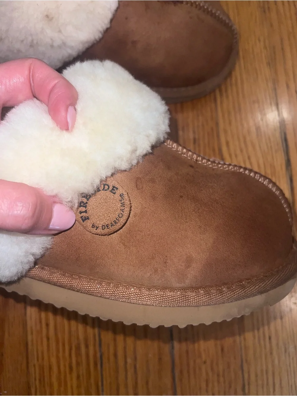 Fireside by Dearfoams Women’s Brown winter  Suede Shearling Slippers Size 8